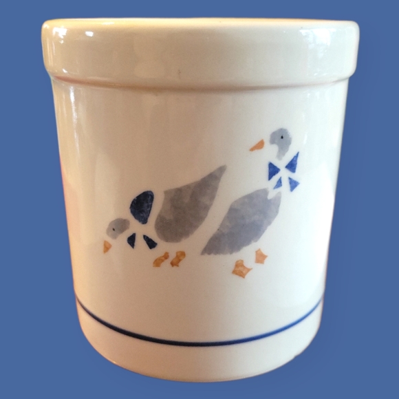 Vtg Canister Crockpot Ceramic Geese 1 Qt Oven Proof Lidded Flour Beans - Picture 2 of 8